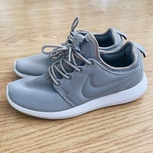 Women’s Nike Roshes